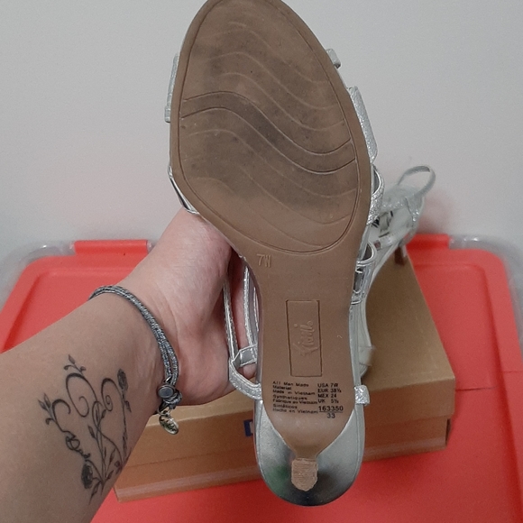 Sliver high heels - Picture 2 of 2